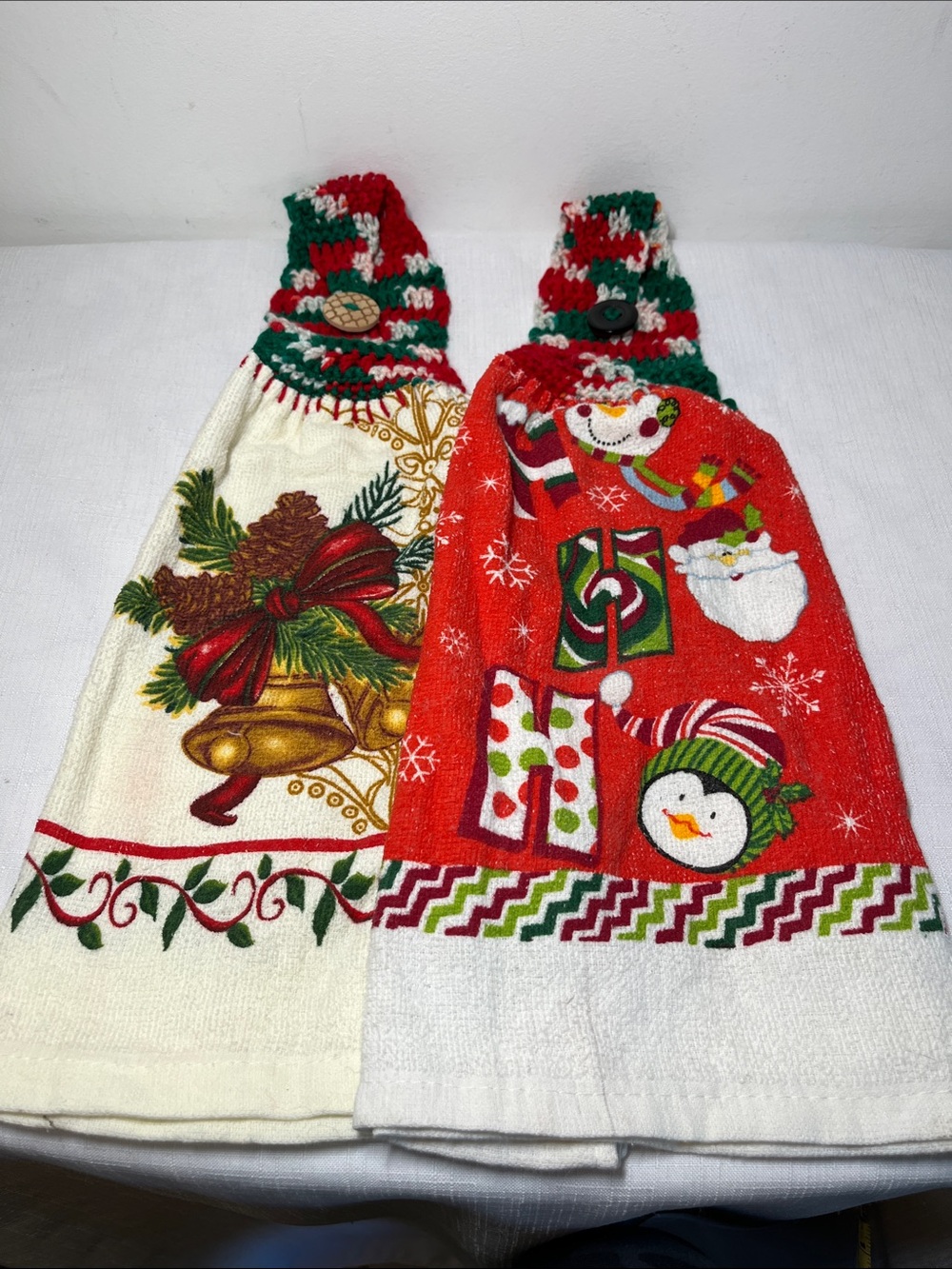 Holiday Knit Hanging Dish Towels 
Red, White, Green
New
Set of 2
